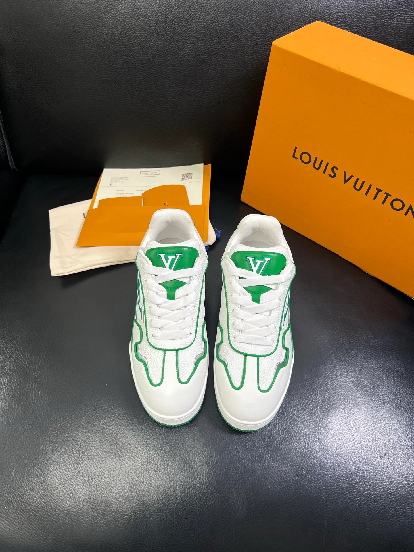 Men's shoes💰840 Lv 🔍Top purchasing agent🇮🇹 Louis Vuitton, the sports sneaker counter is synchronized, the uppers are imported from Italy, high-quality splicing colorful and complex crafts, the imported mesh padding is soft and comfortable, soles: original soles specially provided by the original factory, T men's men's shoes 💰U exclusive movable molded soles are super comfortable, original factory and single goods, 🔍🔍high quality, you can enter and leave the counter at will, welcome to compare, code number 39-44 (customized 38 45) 85878